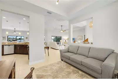 401 NE 19th Pl, Cape Coral, FL 33909 - Photo 11