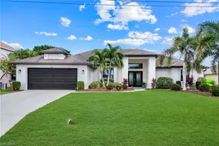 401 NE 19th Pl, Cape Coral, FL 33909 - Photo 7