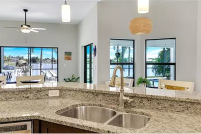 401 NE 19th Pl, Cape Coral, FL 33909 - Photo 19