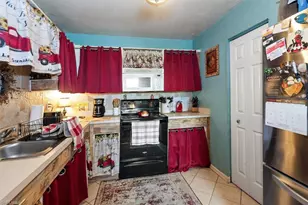 2802 73rd St W, Lehigh Acres, FL 33971 - Photo 5
