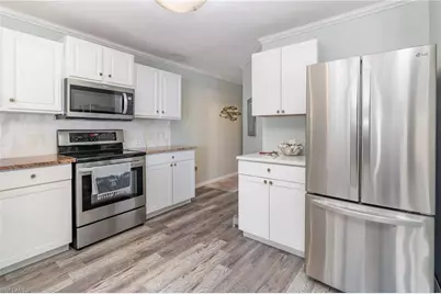 11240 Azalea Ln, Fort Myers Beach, FL 33931 - Photo 5