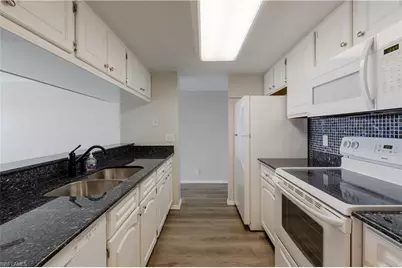 2875 Palm Beach Blvd #607, Fort Myers, FL 33916 - Photo 9