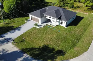 746 Courtland Ave S, Lehigh Acres, FL 33974 - Photo 3