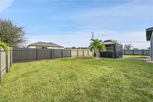 607 NW 16th Pl, Cape Coral, FL 33993 - Photo 23