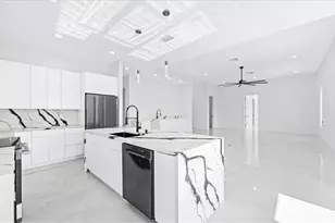 526 SE 4th St, Cape Coral, FL 33990 - Photo 29