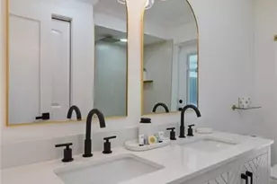 1224 Kittiwake Cir, Sanibel, FL 33957 - Photo 17