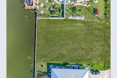 2011 NE 2nd St, Cape Coral, FL 33909 - Photo 9