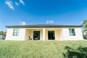 1105 Dean St E, Lehigh Acres, FL 33974 - Photo 9