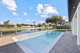 129 NE 12th Ct, Cape Coral, FL 33909 - Photo 23
