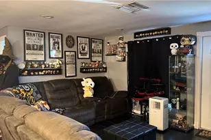 2184 Coronet St, Fort Myers, FL 33907 - Photo 3