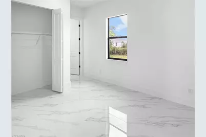 916 Sara Ave N, Lehigh Acres, FL 33971 - Photo 9