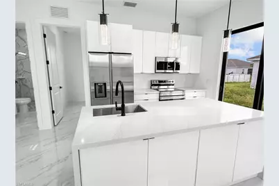 916 Sara Ave N, Lehigh Acres, FL 33971 - Photo 3
