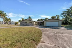 1366 Sunrise Dr, North Fort Myers, FL 33917 - Photo 39