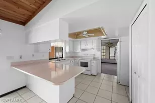 3004 SE 8th Ave, Cape Coral, FL 33904 - Photo 5