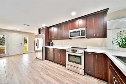 421 Lake Murex Cir, Sanibel, FL 33957 - Photo 15