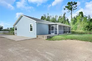 8117 Breeze Dr, North Fort Myers, FL 33917 - Photo 23