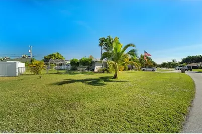 1514 Canal St, Lehigh Acres, FL 33936 - Photo 17