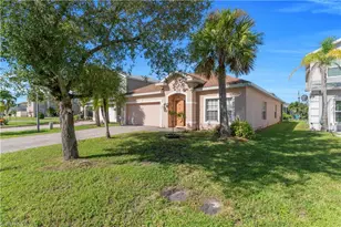 8125 Silver Birch Way, Lehigh Acres, FL 33971 - Photo 5