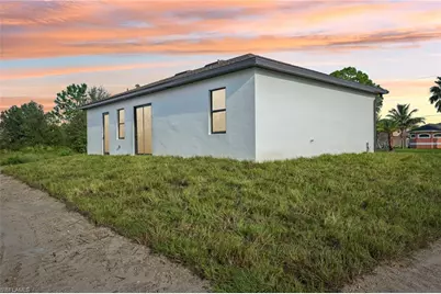 4402 E 19th St, Lehigh Acres, FL 33972 - Photo 13