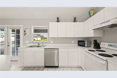 1915 SW 2nd St, Cape Coral, FL 33991 - Photo 9