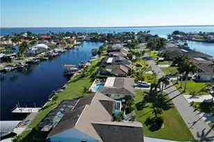 1921 SE 36th St, Cape Coral, FL 33904 - Photo 5