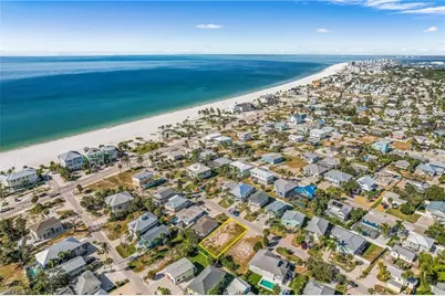 140 Hercules Dr, Fort Myers Beach, FL 33931 - Photo 3