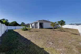 1728 S Gator Cir, Cape Coral, FL 33909 - Photo 17