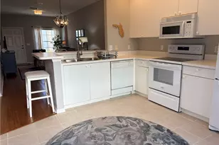 3269 Amanda Ln, Naples, FL 34109 - Photo 9