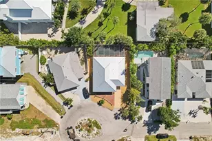 210 Hibiscus Dr, Fort Myers Beach, FL 33931 - Photo 37