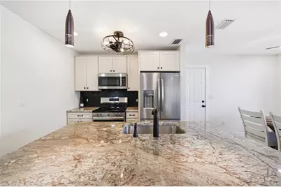 210 Hibiscus Dr, Fort Myers Beach, FL 33931 - Photo 5