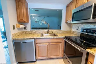 3271 Maple Leaf Cir, Fort Myers, FL 33907 - Photo 3
