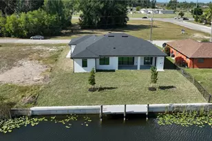 907 SW 15th Pl, Cape Coral, FL 33991 - Photo 41