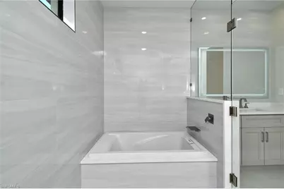907 SW 15th Pl, Cape Coral, FL 33991 - Photo 17