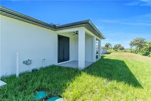 1112 Eisenhower Blvd, Lehigh Acres, FL 33974 - Photo 27
