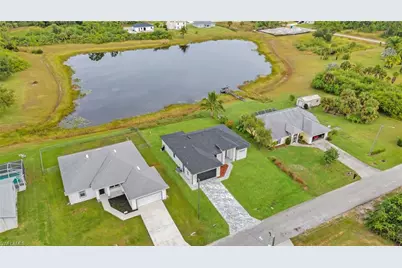 743 Chestnut St E, Lehigh Acres, FL 33974 - Photo 3
