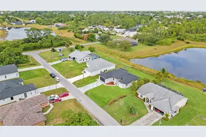 743 Chestnut St E, Lehigh Acres, FL 33974 - Photo 37