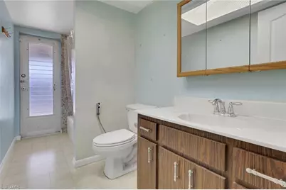 126 SE 21st Pl, Cape Coral, FL 33990 - Photo 17