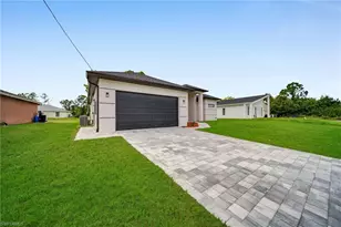 740 Chestnut St E, Lehigh Acres, FL 33974 - Photo 3