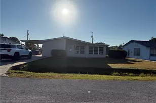 275 Lakeview Dr, North Fort Myers, FL 33917 - Photo 1