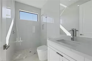 1102 NE 14th Ave, Cape Coral, FL 33909 - Photo 25