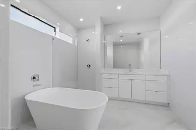 1102 NE 14th Ave, Cape Coral, FL 33909 - Photo 33