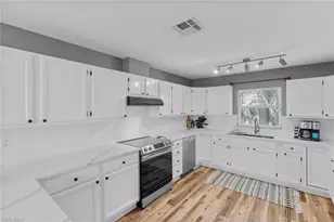 428 Sharwood Dr, Naples, FL 34110 - Photo 13