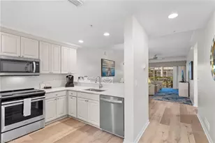 221 9th St S, Naples, FL 34102 - Photo 9