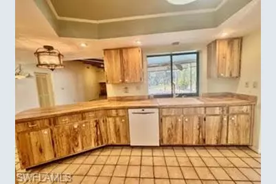 5560 Burnham Ct, North Fort Myers, FL 33903 - Photo 9