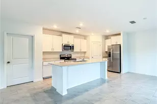 12093 Monterey Pine Ln, Fort Myers, FL 33966 - Photo 7