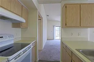 5274 Cedarbend Dr, Fort Myers, FL 33919 - Photo 9