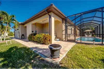 912 Palmetto Pointe Cir, Cape Coral, FL 33991 - Photo 47