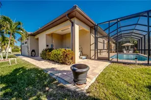 912 Palmetto Pointe Cir, Cape Coral, FL 33991 - Photo 47