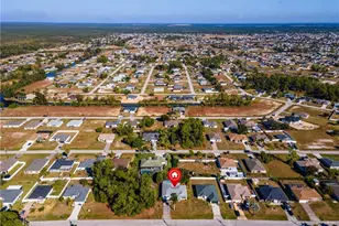 1027 NE 33rd Ln, Cape Coral, FL 33909 - Photo 27