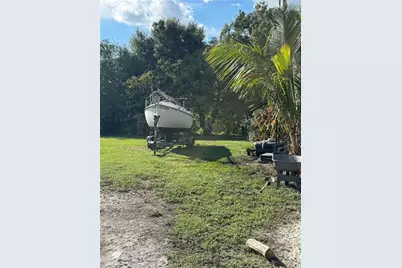 837 Pine Cone Ave, Clewiston, FL 33440 - Photo 3